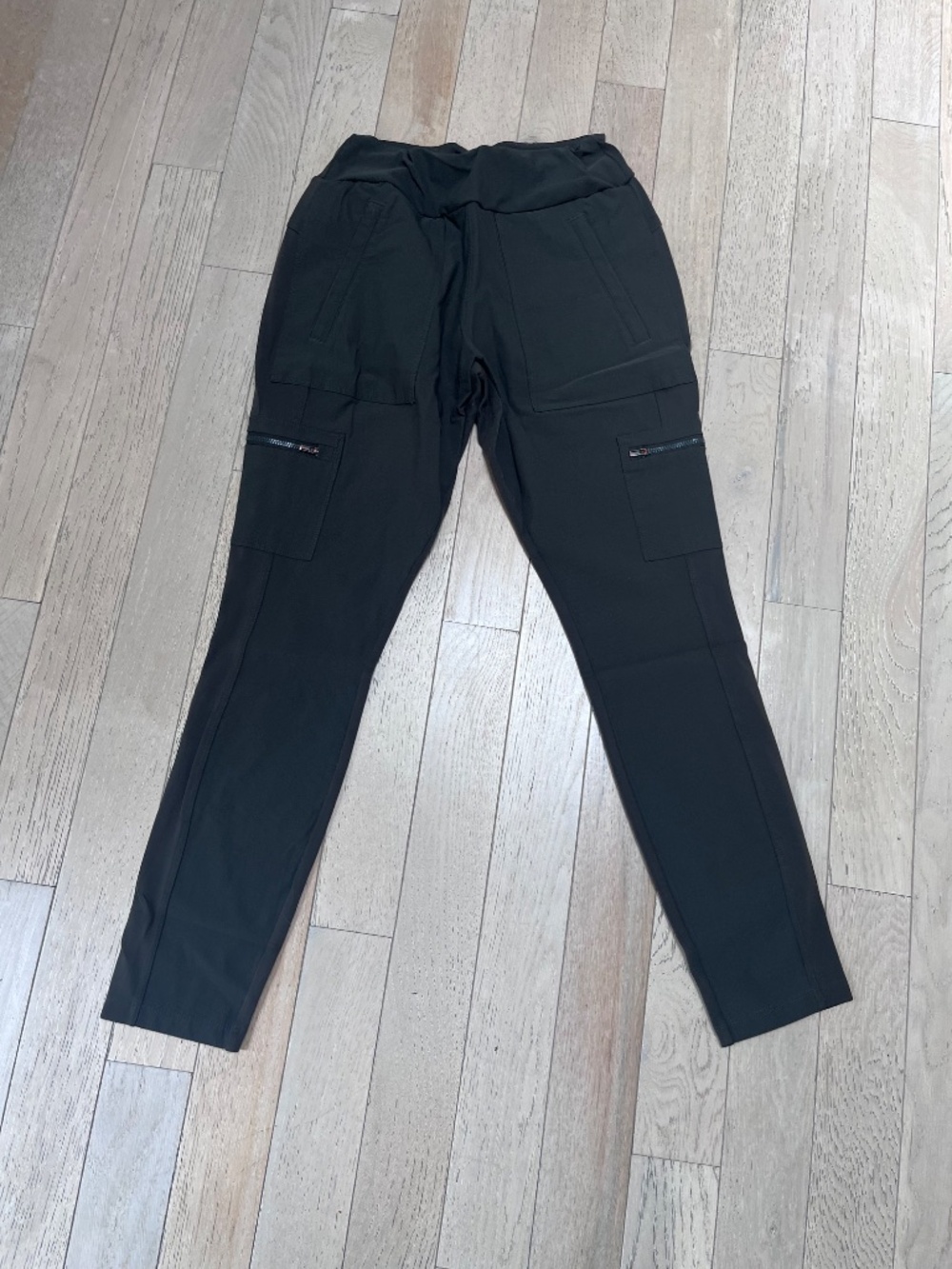 Athleta Adlands Hybrid Cargo Pants Womens 8 Olive Tapered Hiking Travel